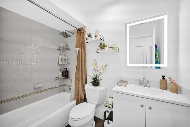 13416 SW 108th St Cir N, Miami, FL 33186