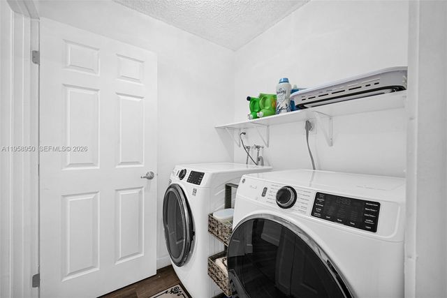 13416 SW 108th St Cir N, Miami, FL 33186