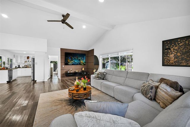 13416 SW 108th St Cir N, Miami, FL 33186