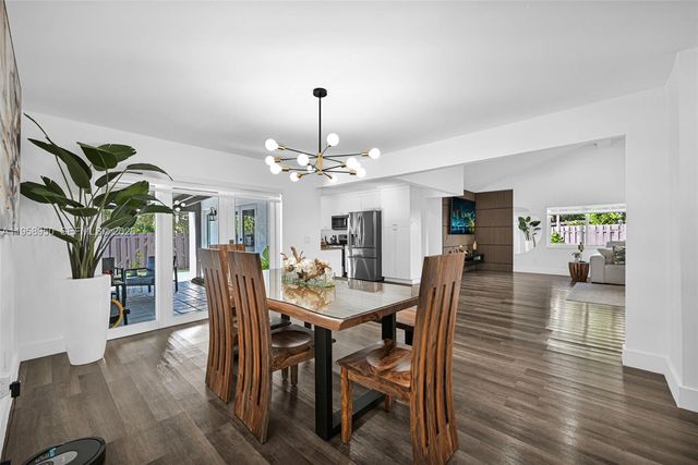 13416 SW 108th St Cir N, Miami, FL 33186