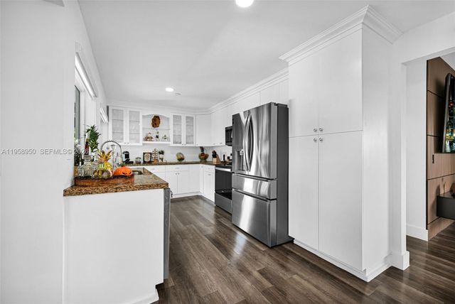 13416 SW 108th St Cir N, Miami, FL 33186