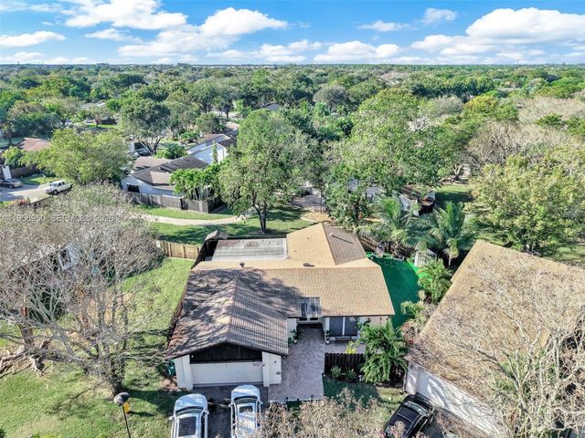 13416 SW 108th St Cir N, Miami, FL 33186