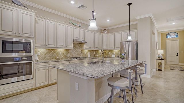 17467 HICKOK BELT LOOP, Bradenton, FL 34211