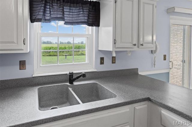 1011 Richard Drive, Godfrey, IL 62035