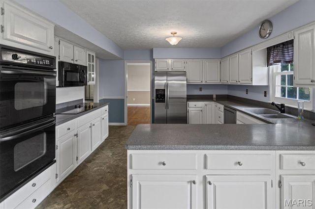 1011 Richard Drive, Godfrey, IL 62035