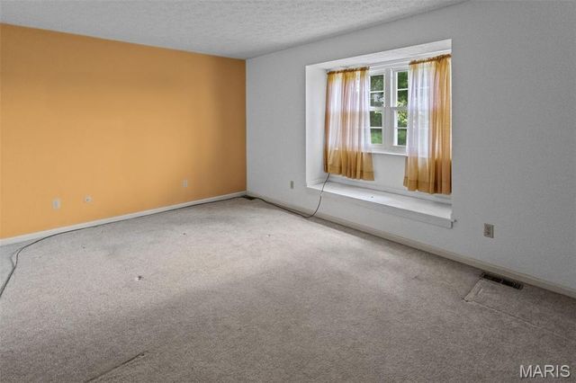 1011 Richard Drive, Godfrey, IL 62035