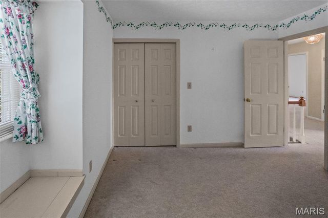 1011 Richard Drive, Godfrey, IL 62035