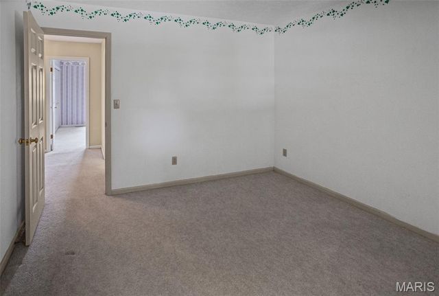 1011 Richard Drive, Godfrey, IL 62035