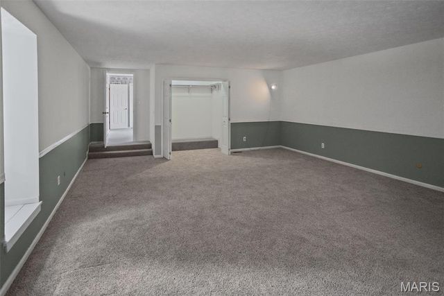 1011 Richard Drive, Godfrey, IL 62035