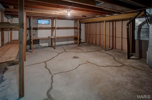 1011 Richard Drive, Godfrey, IL 62035