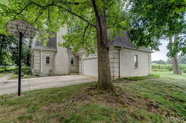 1011 Richard Drive, Godfrey, IL 62035