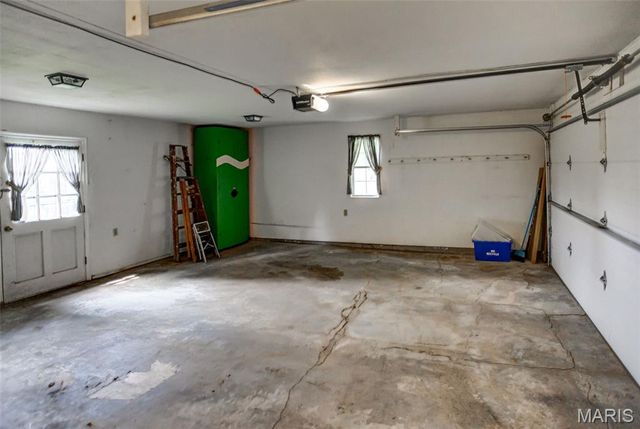 1011 Richard Drive, Godfrey, IL 62035