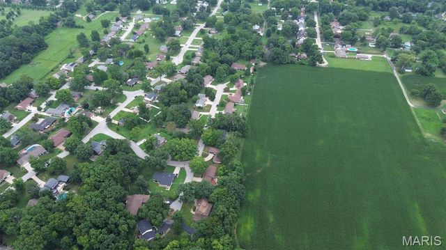 1011 Richard Drive, Godfrey, IL 62035