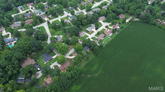 1011 Richard Drive, Godfrey, IL 62035