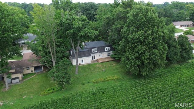 1011 Richard Drive, Godfrey, IL 62035