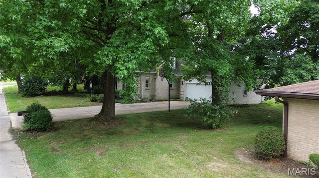 1011 Richard Drive, Godfrey, IL 62035