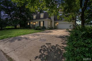 1011 Richard Drive, Godfrey, IL 62035