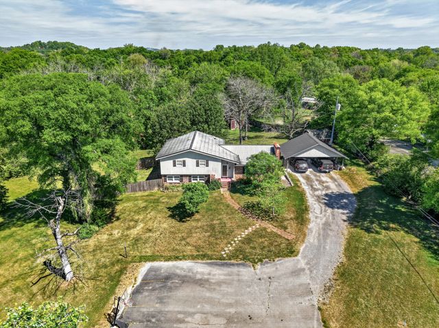1601 Swanson Blvd, Fayetteville, TN 37334