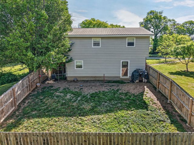 1601 Swanson Blvd, Fayetteville, TN 37334