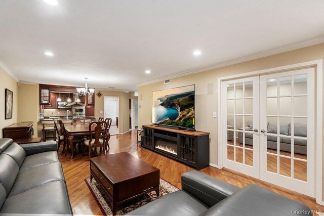 109 Foxwood Drive, Jericho, NY 11753