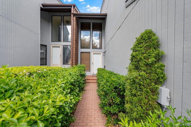 109 Foxwood Drive, Jericho, NY 11753