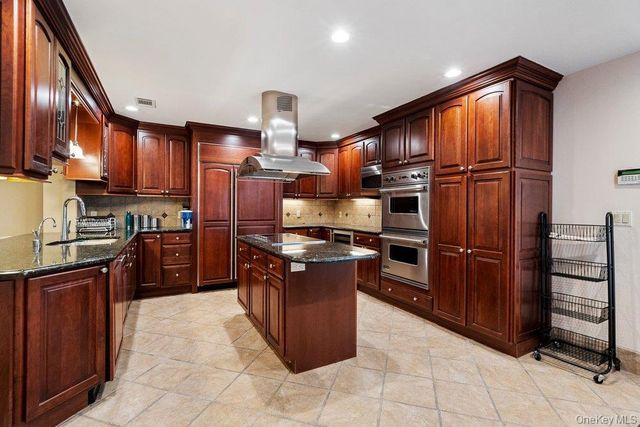 109 Foxwood Drive, Jericho, NY 11753