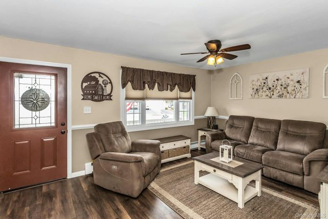 42 Spring Lane, Levittown, NY 11756