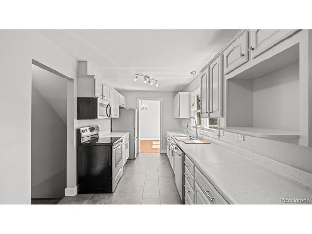 10 El Sereno Dr, Colorado Springs, CO 80906