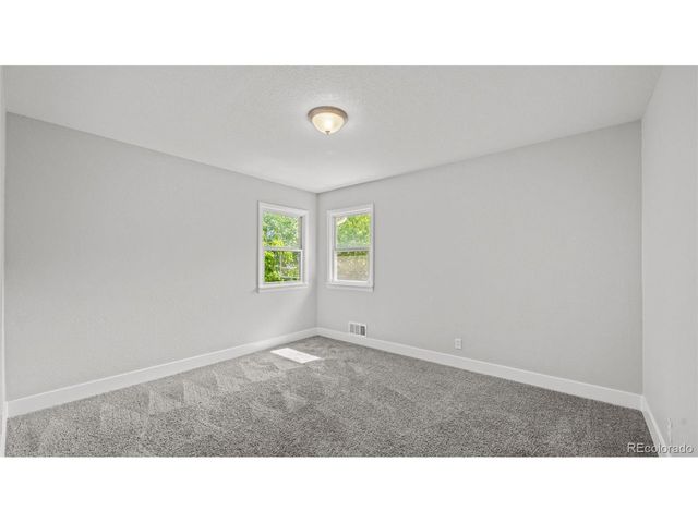 10 El Sereno Dr, Colorado Springs, CO 80906