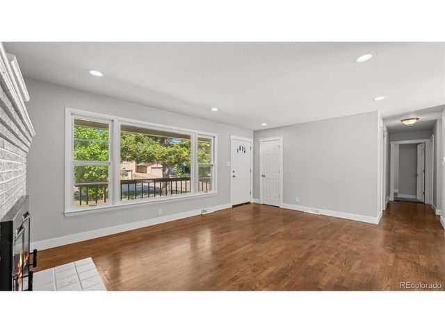 10 El Sereno Dr, Colorado Springs, CO 80906