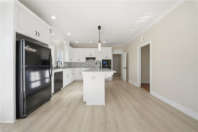 183 Mariners WAY, Moyock, NC 27958