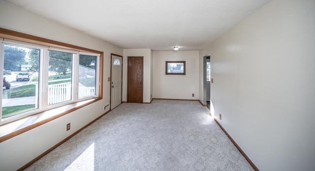 1202 Sunnyside Drive, Farmington, MN 55024