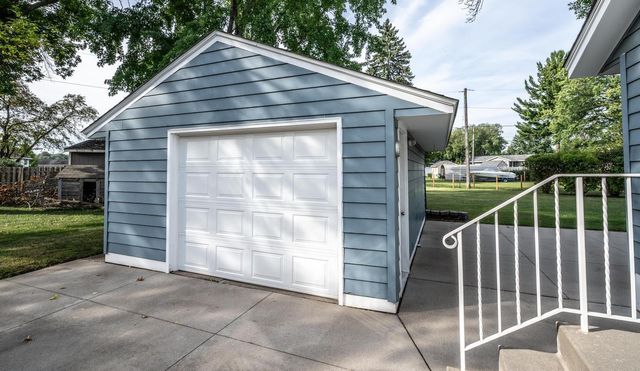 1202 Sunnyside Drive, Farmington, MN 55024