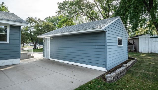 1202 Sunnyside Drive, Farmington, MN 55024