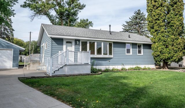 1202 Sunnyside Drive, Farmington, MN 55024
