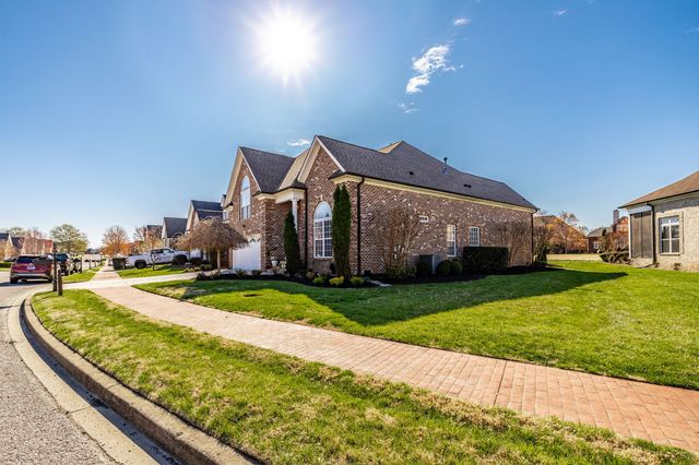 1145 Isaac Franklin Dr, Gallatin, TN 37066