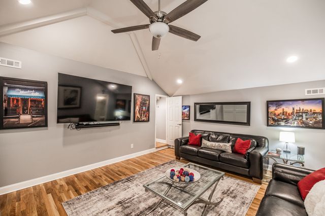 1145 Isaac Franklin Dr, Gallatin, TN 37066
