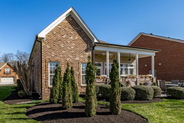1145 Isaac Franklin Dr, Gallatin, TN 37066