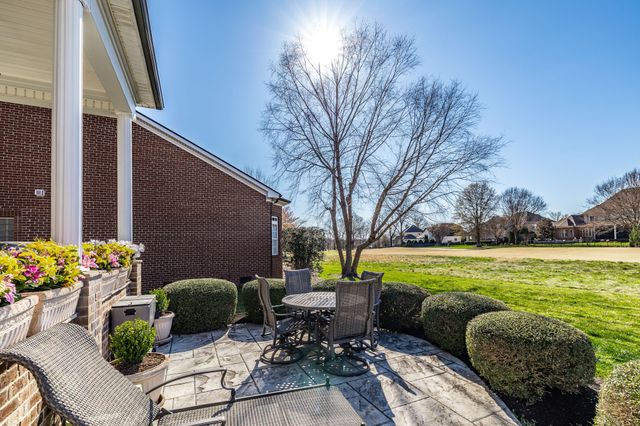 1145 Isaac Franklin Dr, Gallatin, TN 37066