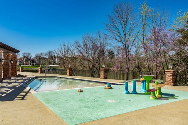 1145 Isaac Franklin Dr, Gallatin, TN 37066