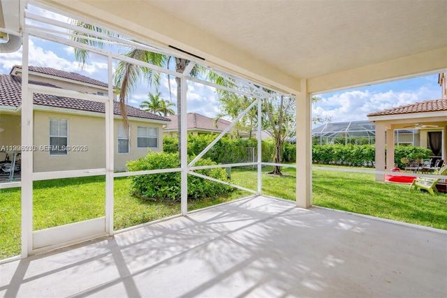 1877 Aspen Ln, Weston, FL 33327
