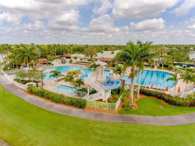 1877 Aspen Ln, Weston, FL 33327