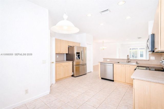 1877 Aspen Ln, Weston, FL 33327