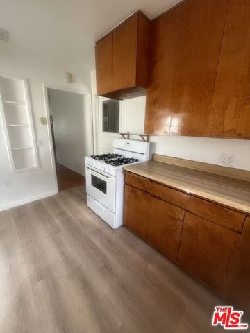 7941 Dunbarton Avenue, Los Angeles, CA 90045