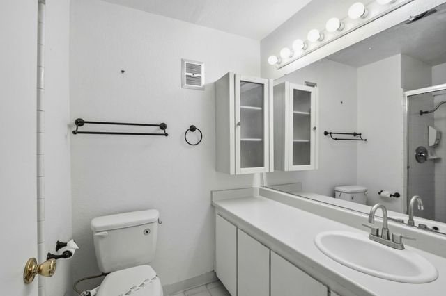 305 Tradewinds Drive 5, San Jose, CA 95123