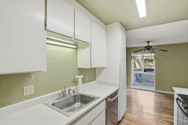 305 Tradewinds Drive 5, San Jose, CA 95123