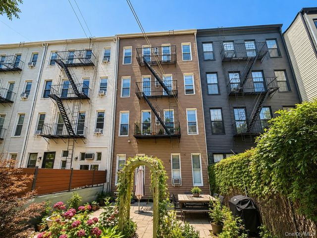 148 N 9th Street, Brooklyn, NY 11249