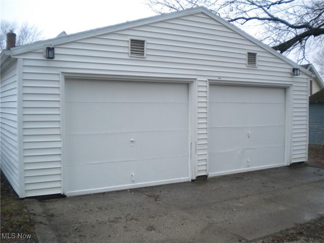 553 Princeton Avenue, Barberton, OH 44203