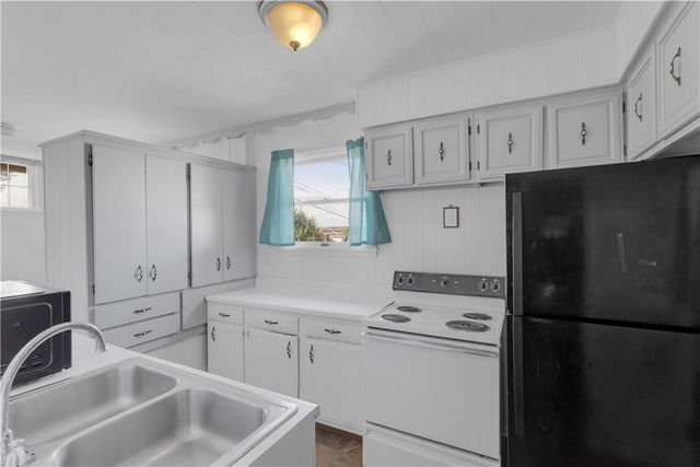 1505 Raymond Ave, Latrobe, PA 15650