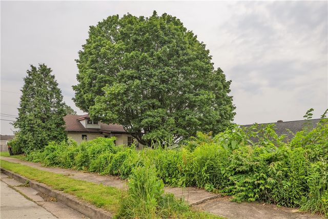 1505 Raymond Ave, Latrobe, PA 15650